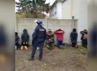 La Francia sull'orlo di una crisi politica e civile