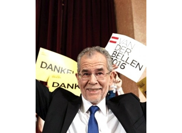 Il candidato dei Verdi Alexander Van der Bellen vincitore alle elezioni Il candidato dei Verdi Alexander Van der Bellen vincitore alle elezioni