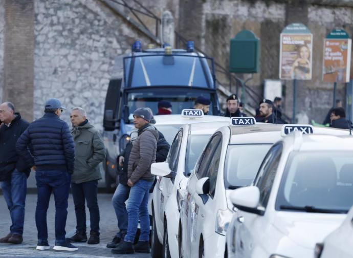 Sciopero dei tassisti (La Presse) Sciopero dei tassisti (La Presse)