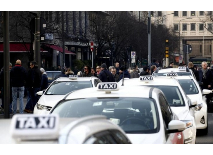 Taxi