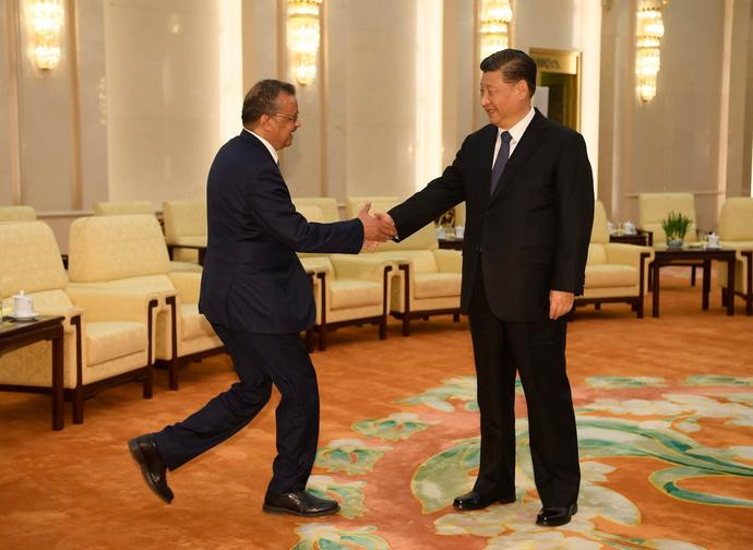 Il direttore generale dell'OMS con Xi Jinping