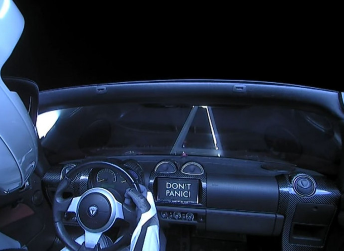 La Tesla lanciata nello spazio dal Falcon Heavy La Tesla lanciata nello spazio dal Falcon Heavy