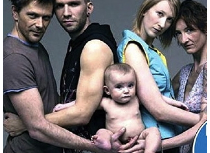 Il celebre poster di Oliviero Toscani a favore delle coppie gay Il celebre poster di Oliviero Toscani a favore delle coppie gay