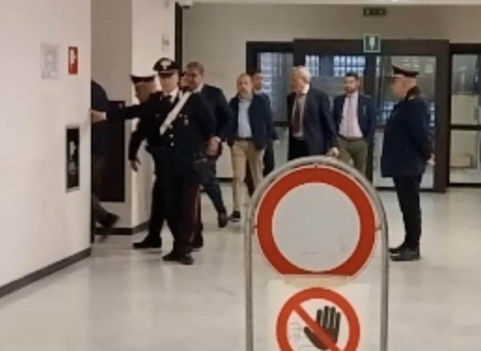 Toti in tribunale (La Presse)