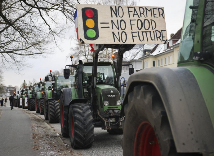 Protesta degli agricoltori in Germania (La Presse)