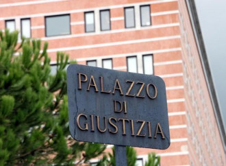 L'ultima folle violenza giudiziaria: cambia sesso a 13 anni
