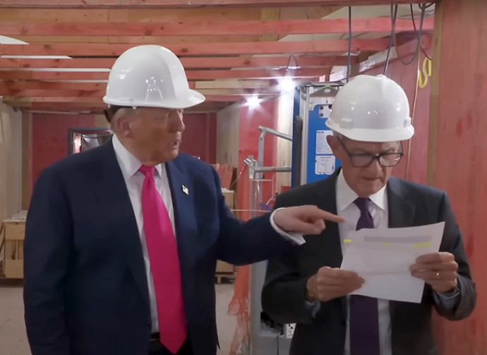 Donald Trump con Jerome Powell, presidente della Fed (ImagoEconomica) Donald Trump con Jerome Powell, presidente della Fed (ImagoEconomica)