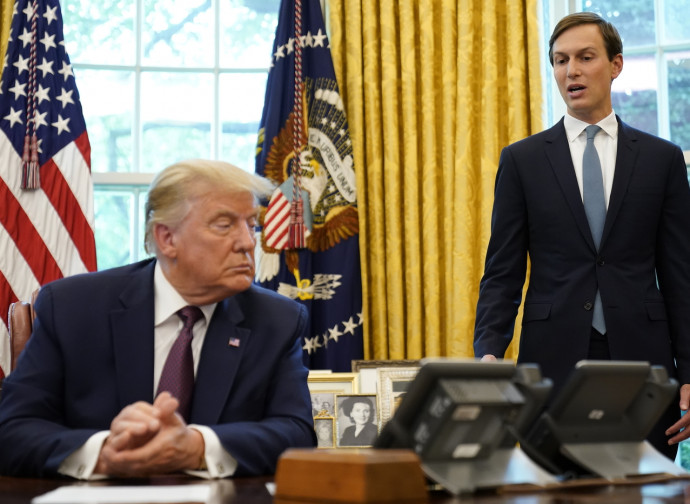 Israele-Bahrein, accordo di pace. Trump ascolta il briefing di Jared Kushner Israele-Bahrein, accordo di pace. Trump ascolta il briefing di Jared Kushner