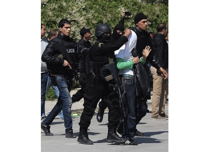 Le forze di polizia tunisine al museo