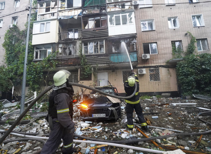 Ucraina, bombardamenti su Kharkiv (La Presse) Ucraina, bombardamenti su Kharkiv (La Presse)