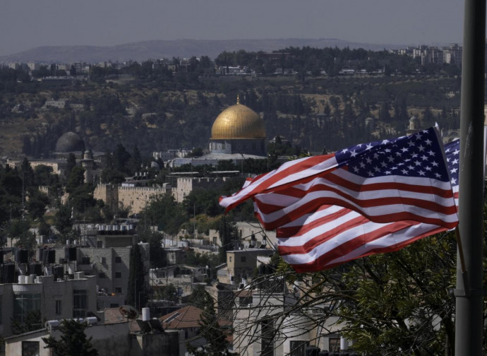 Bandiere Usa a Gerusalemme