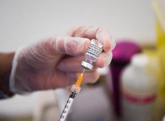 «Sono i vaccini a produrre le varianti più pericolose»