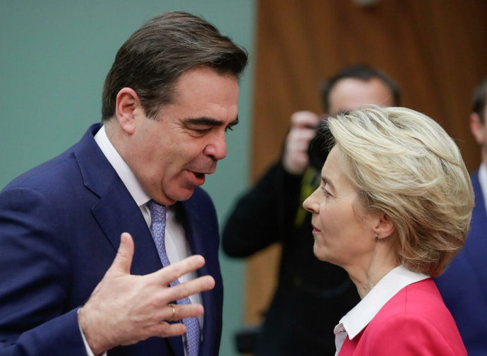 Presidente e vice presidente della Commissione Europea, von der Leyen e Schinas