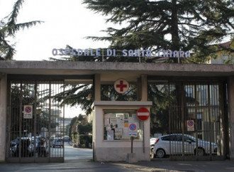 «Io, in regola col pass, ma cacciata e sospesa dall'ospedale»