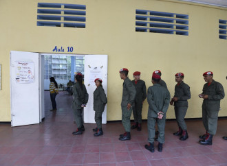 Maduro vince come previsto. Ma a votarlo sono in pochi