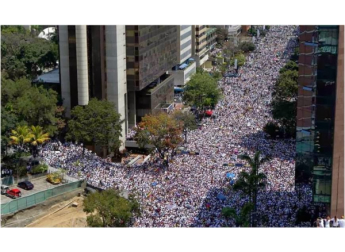 Venezuela, folla in piazza Venezuela, folla in piazza