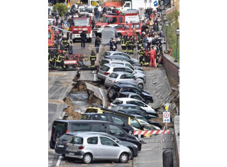 Firenze, la voragine dell'acqua pubblica