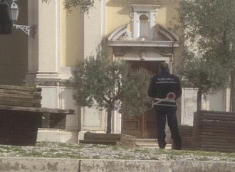 Gli agenti presidiano le chiese: ecco la polizia religiosa