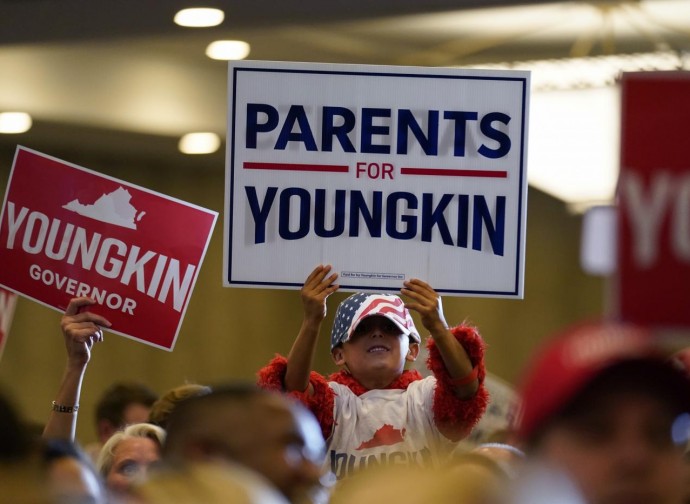 "Genitori per Youngkin" "Genitori per Youngkin"