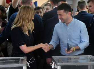 L'Ucraina conferma Zelensky, populista che dà speranza