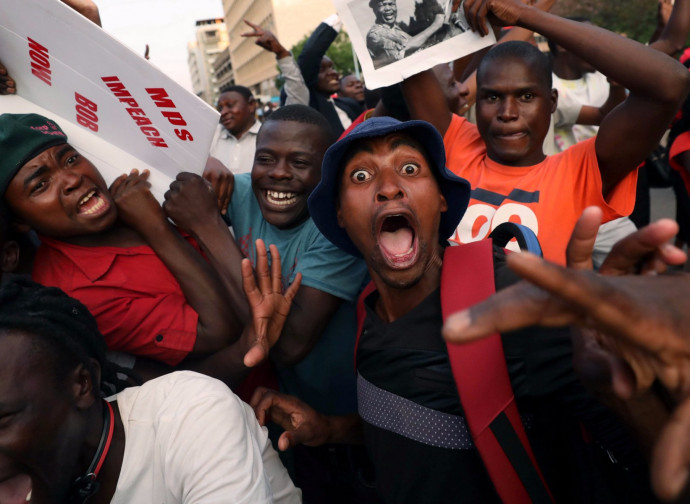 Zimbabwe, festa per le strade