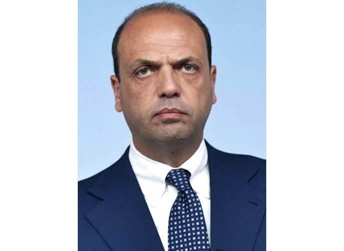 Angelino Alfano, ministro degli Interni Angelino Alfano, ministro degli Interni