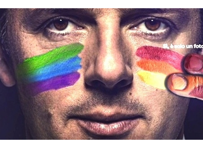 Fotomontaggio di Matteo Renzi in versione gay Fotomontaggio di Matteo Renzi in versione gay
