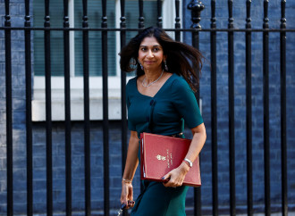 Ministro Interno UK e gli immigrati gay